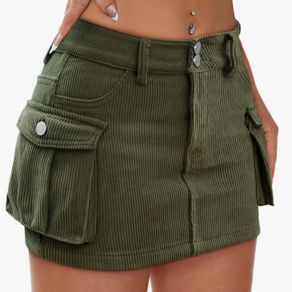 NWT Corduroy Cargo Mini Skirt - XS. Mancreda